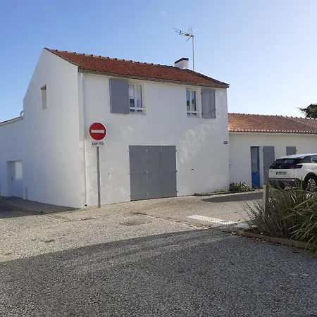 Casa de Férias Maison Mitoyenne Proche Plage, Centre Barbâtre, Pour 4 Personnes - Fr-1-823-109 Barbâtre