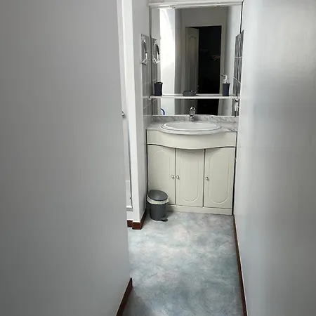 Casa de Férias Maison Mitoyenne Proche Plage, Centre Barbâtre, Pour 4 Personnes - Fr-1-823-109